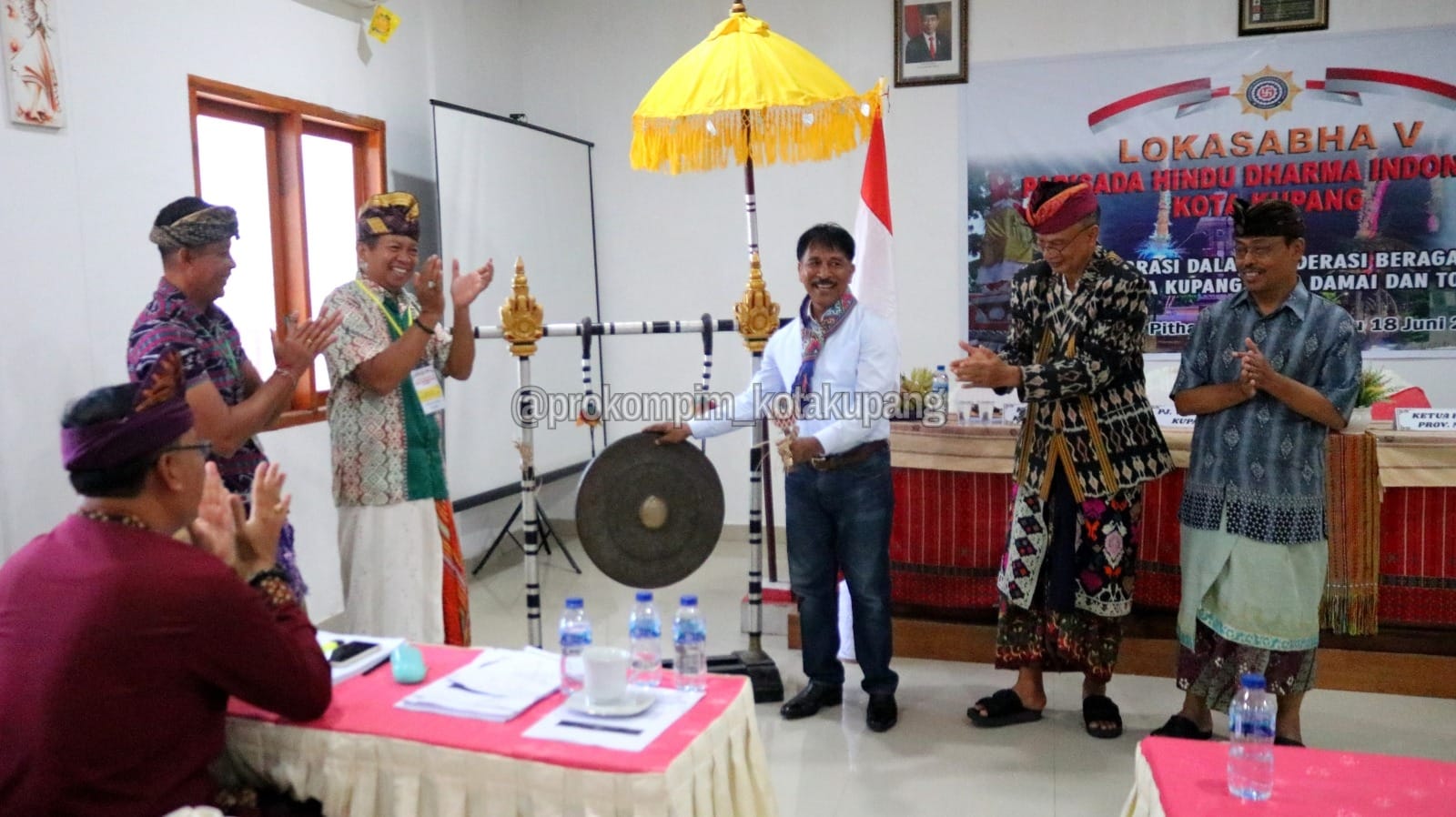 Penjabat Walikota Minta Pengurus PHDI Kota Kupang Bantu Tangani Stunting dan Kebersihan Lingkungan